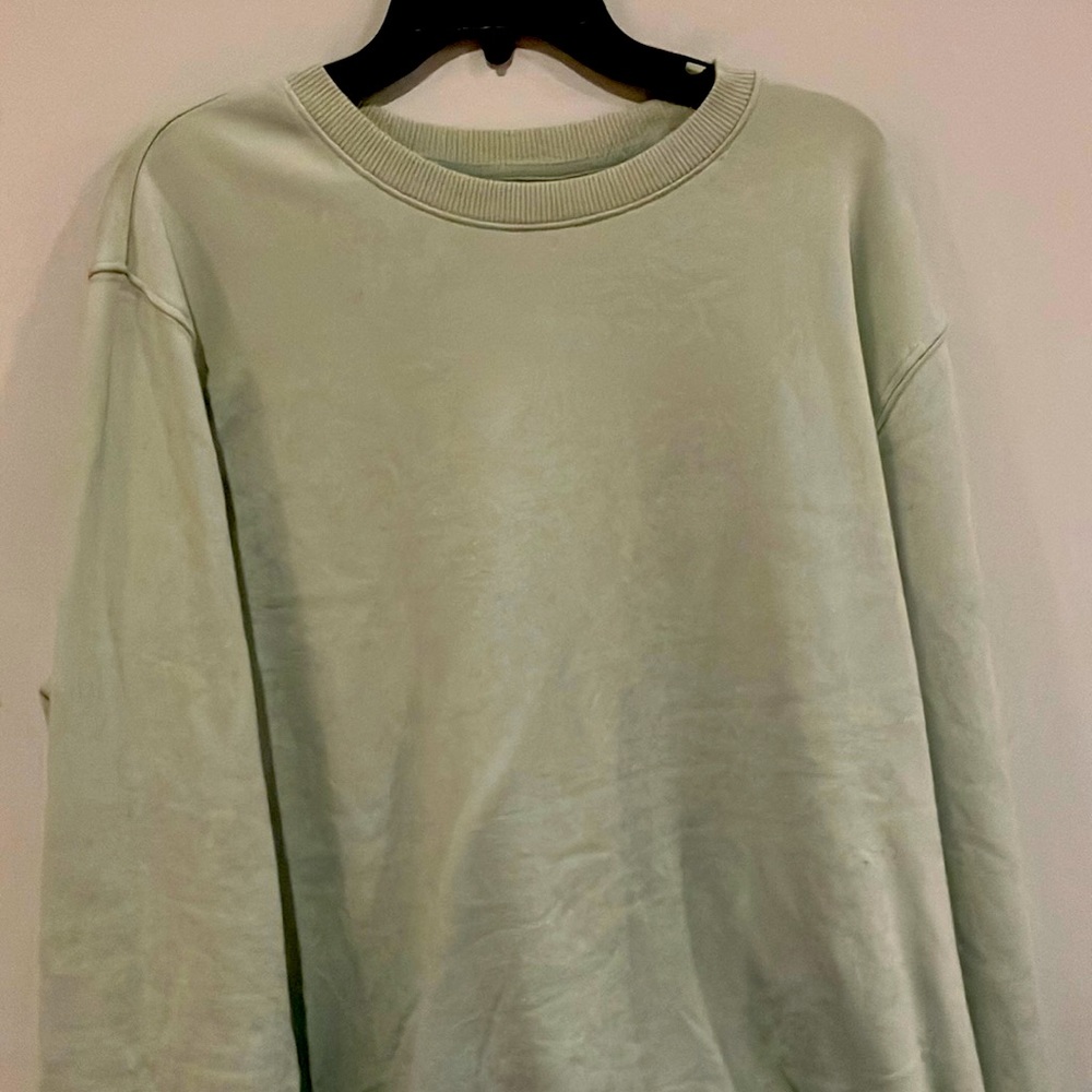 XL Goodfellow & Co. sweatshirt. Never been worn.